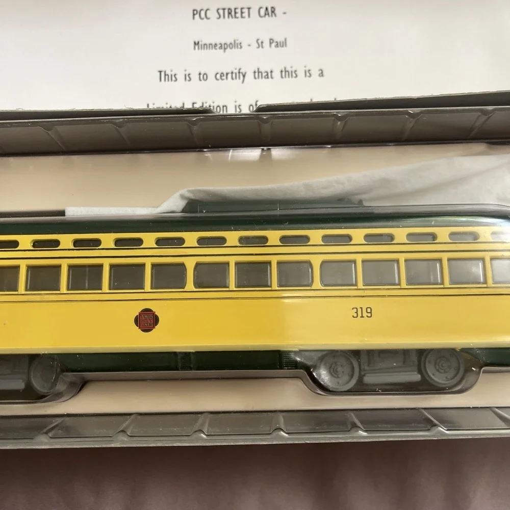 1:50 Corgi‎ Minneapolis St Paul PCC Street Car 55014 Limited Edition